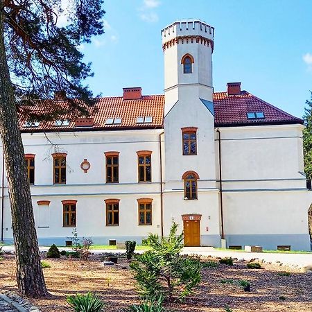 Готель Dobry Zakatek Dom Rekolekcyjny Констанцін-Єзьорна Екстер'єр фото