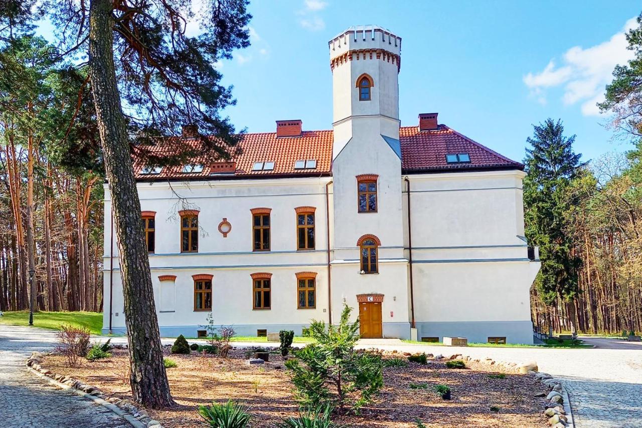 Готель Dobry Zakatek Dom Rekolekcyjny Констанцін-Єзьорна Екстер'єр фото